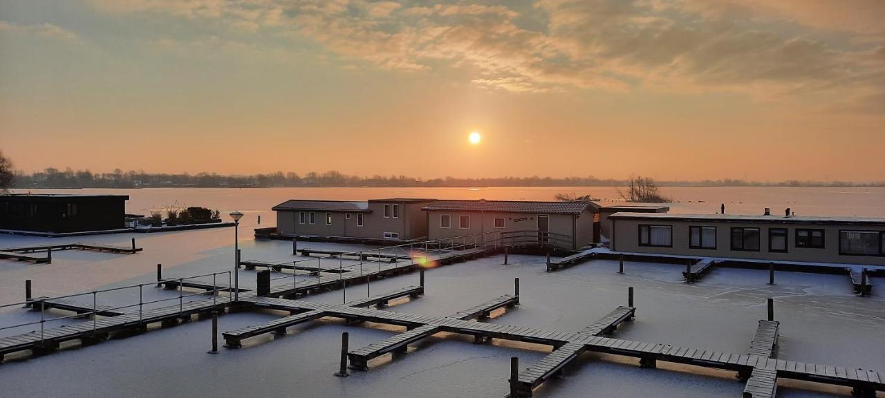 Visserslust - Woonboten & Appartementen Vinkeveen Eksteriør billede